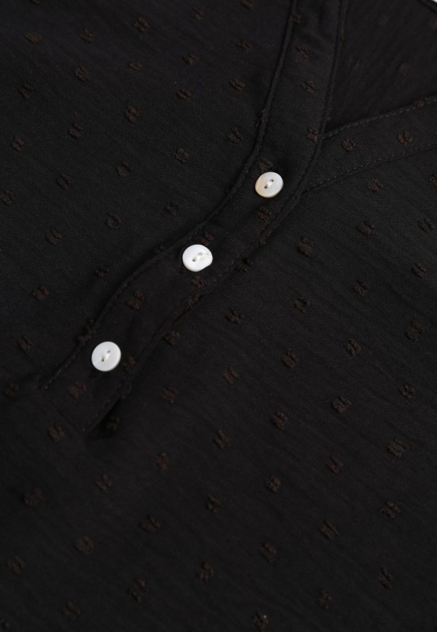 Czarna Bluzka z Tkaniny Plumeti z Guzikami Irlena