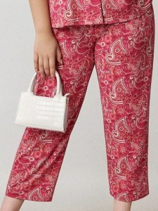 Spodnie ze wzorem Plus Size - różowy