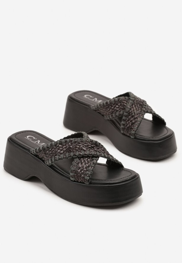 Czarne Klapki ze Skrzyżowanymi Paskami z Plecionki Naldell