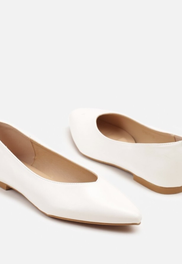 Białe Balerinki Vices Ozdobione Migdałowym Noskiem Neoranea