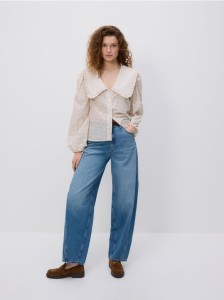 Bluzka z ozdobnym kołnierzem - złamana biel