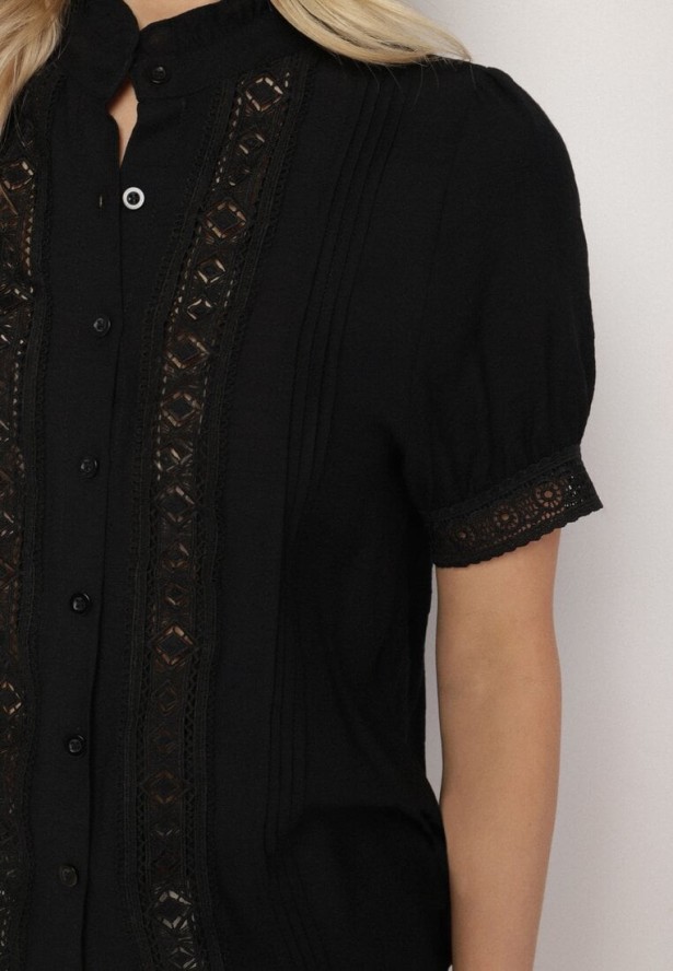 Czarna Wiskozowa Koszula ze Stójką i Koronką Temonea