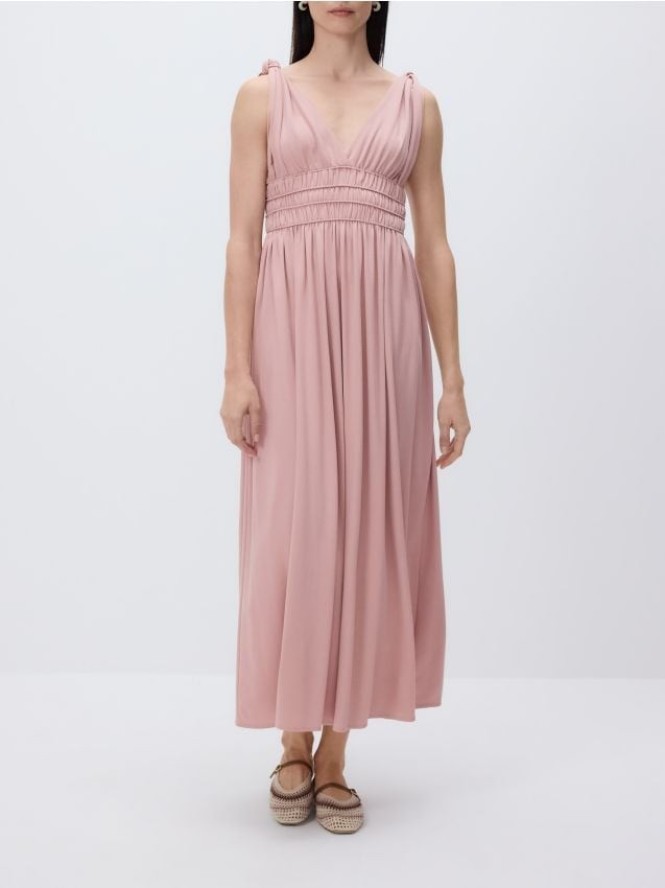 Sukienka maxi z marszczeniem - brudny róż