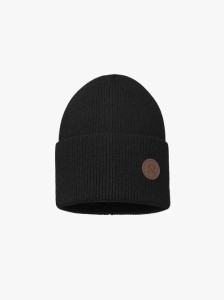 Czarna czapka w prążki