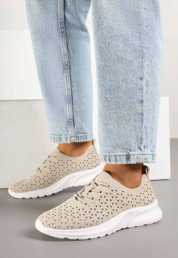 Beżowe Sneakersy Ozdobione Ażurowym Wzorem Sareldi