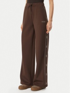 Guess Spodnie dresowe V5BB12 KCX22 Brązowy Regular Fit