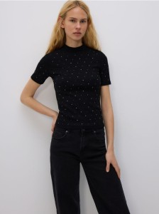 T-shirt z aplikacją - czarny