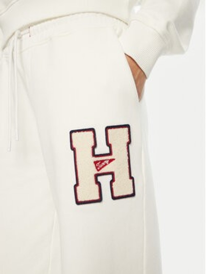 Tommy Jeans Spodnie dresowe H Graphic DW0DW20558 Biały Regular Fit