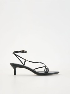 Sandały z paskami - czarny