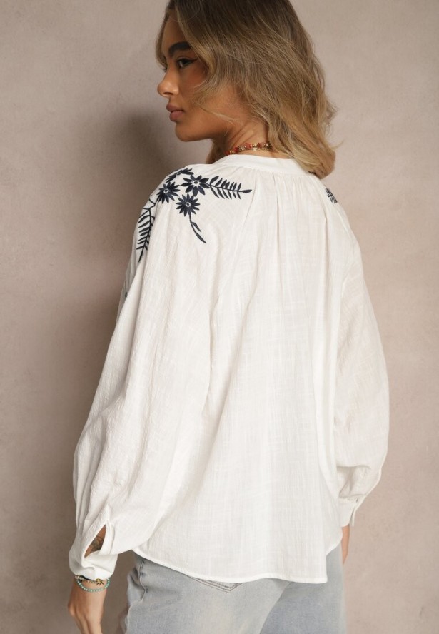 Biała Wiskozowa Bluzka Ozdobiona Haftem Felsekia