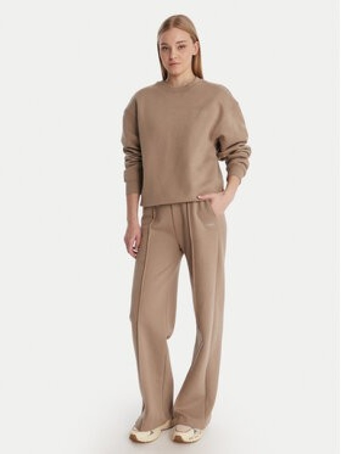 Guess Spodnie dresowe V6RB17 K9V31 Beżowy Regular Fit