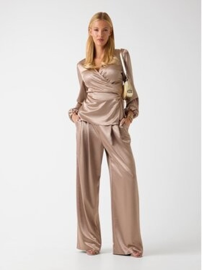 Guess Top 180022 Beżowy Classic Fit