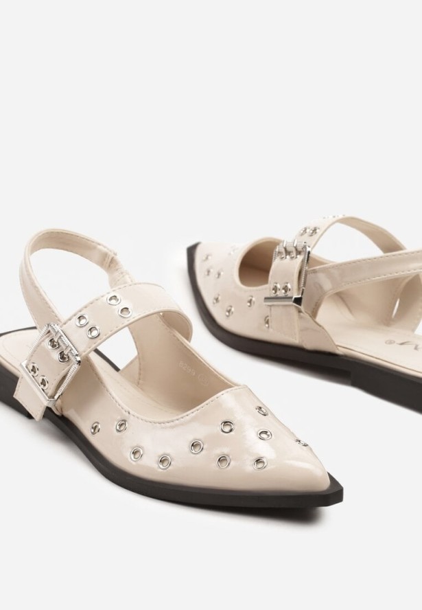 Beżowe Sandały Lakierowane z Ozdobnymi Klamrami Sanilea