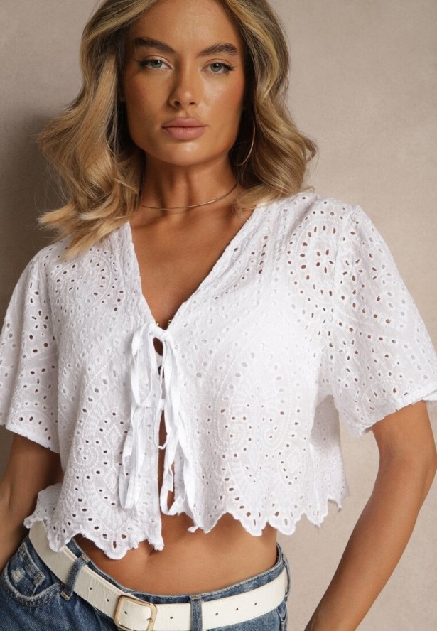 Biała Ażurowa Bluzka z Bawełny Zdobiona Wiązaniem i Haftem Sorellita