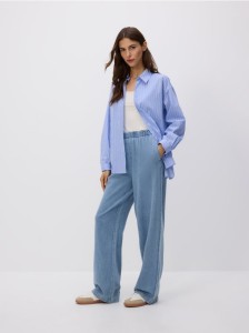 Jeansy z szerokimi nogawkami - niebieski