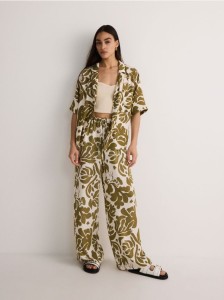 Wzorzysta koszula z lyocellem - oliwkowy