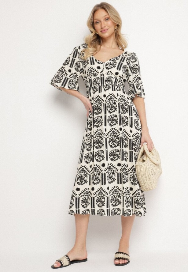 Czarno-Kremowa Sukienka Wiskozowa Rozkloszowana z Odkrytymi Plecami w Print Boho Turaisa