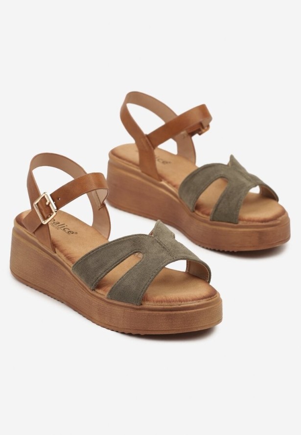 Zielone Sandały w Stylu Drewniaków Zdobione Wycięciami Lisadorea