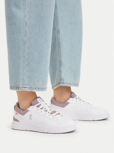 On Sneakersy The Roger Advantage 3WF30390990 Biały