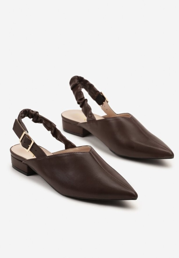 Brązowe Sandały ze Szpiczastym Noskiem i Sprzączką Jeneliena