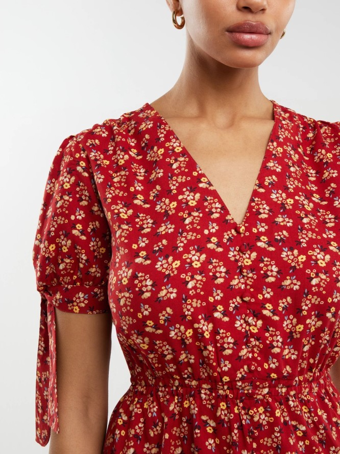 Sukienka damska midi z wiskozy z motywem kwiatowym czerwona Paregi 603