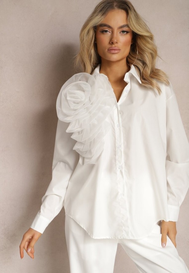 Biała Klasyczna Koszula z Oryginalną Ozdobą z Transparentnej Tkaniny Feoria