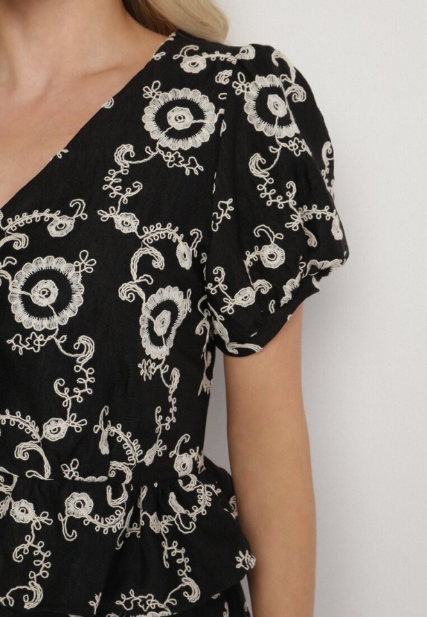 Czarna Bawełniana Bluzka z Ozdobnym Haftem Selselina