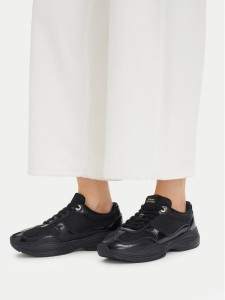 Tommy Hilfiger Sneakersy Modern Runner Shiny Leather FW0FW09413 Czarny