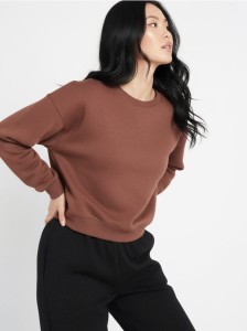 Bluza crewneck regular basic - brązowy