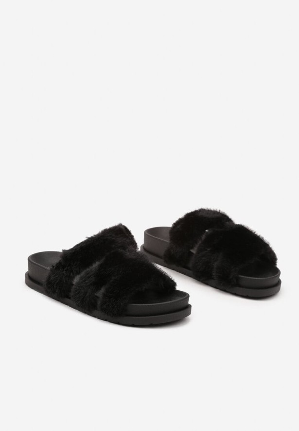 Czarne Futrzane Klapki na Podeszwie z Pianki Balinea