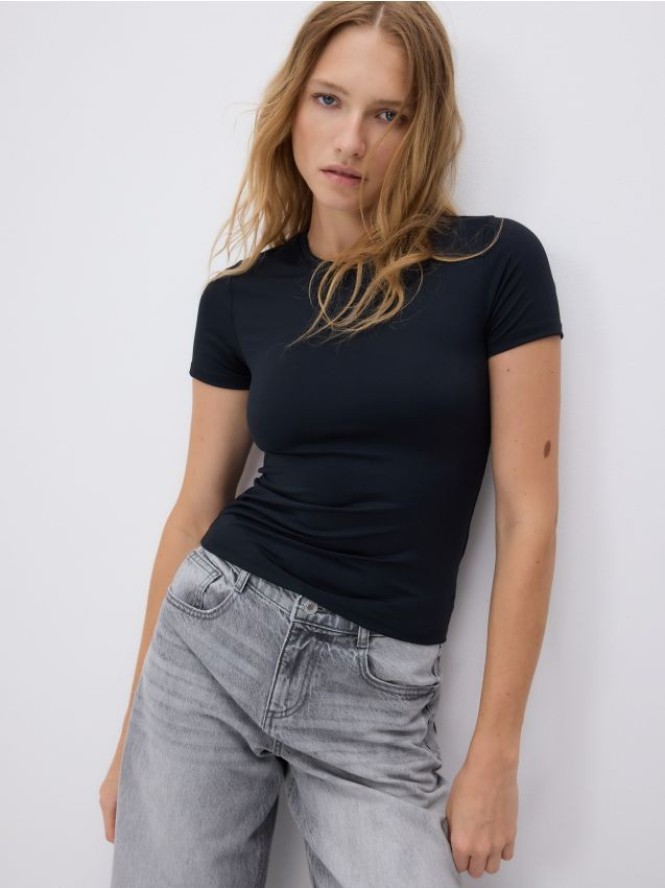 Gładki t-shirt regular fit - czarny
