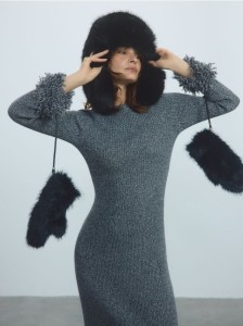 Czapka ze sztucznego futerka - czarny