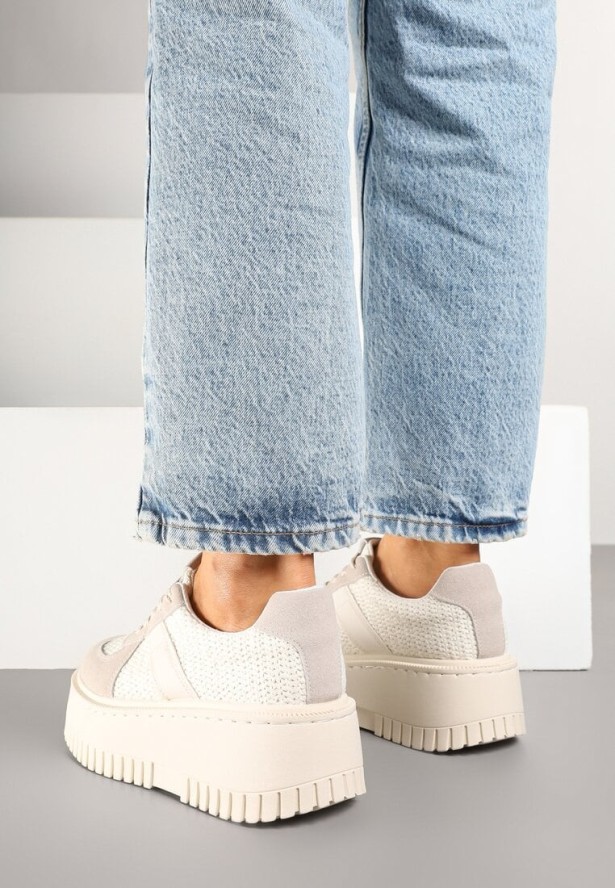 Beżowe Sneakersy w Stylu Tenisówek z Perforacją na Grubej Podeszwie Relinoria