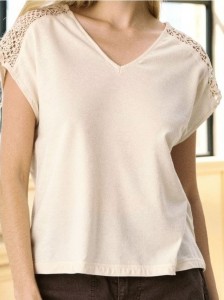 Koszulka z ażurową wstawką - kremowy