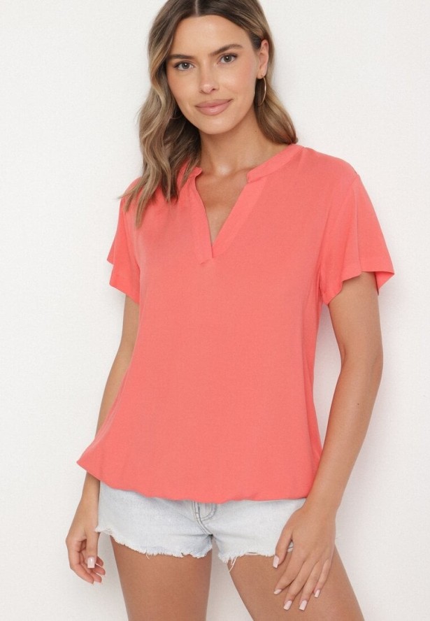 Różowa Wiskozowa Bluzka z Trójkątnym Dekoltem Adnoria