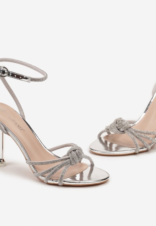 Srebrne Lakierowane Sandały Vices na Szpilce z Cyrkoniami na Paskach Vanarila