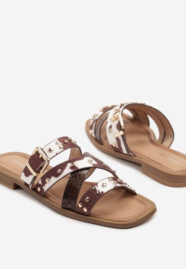 Brązowo-Białe Klapki w Łaty z Klamrami i Nitami Ronessae