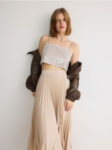 Plisowana spódnica midi - kremowy