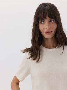 Wełniany sweter z krótkim rękawem - kremowy