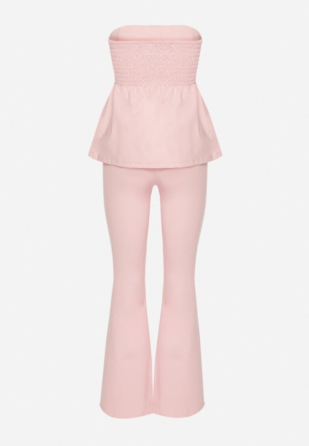 Różowy Komplet Top z Baskinką Zdobiony Guzikami i Spodnie Dzwony Sovkio