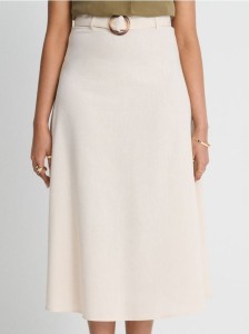 Klasyczna spódnica midi z paskiem - kremowy