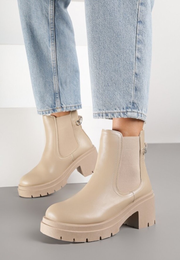 Beżowe Botki Sztyblety na Obcasie z Łańcuchem i Elastyczną Wstawką Alessyndra
