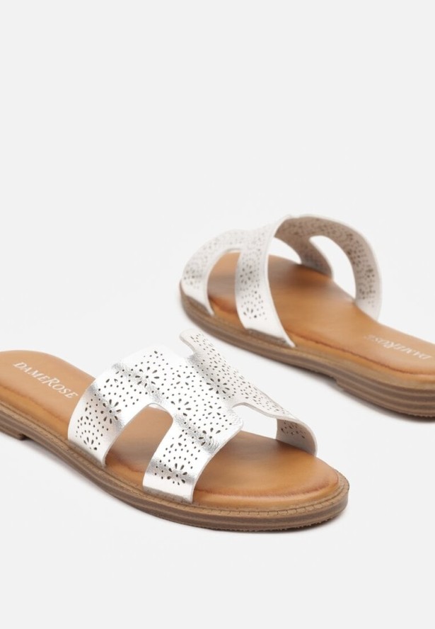 Srebrne Klapki w Eleganckim Stylu Zdobione Perforacją Tillimira