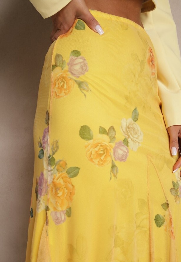 Żółta Spódnica w Kwiatowy Wzór o Rozkloszowanym Kroju Efrirene