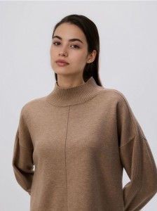 Sweter z domieszką wełny - brązowy