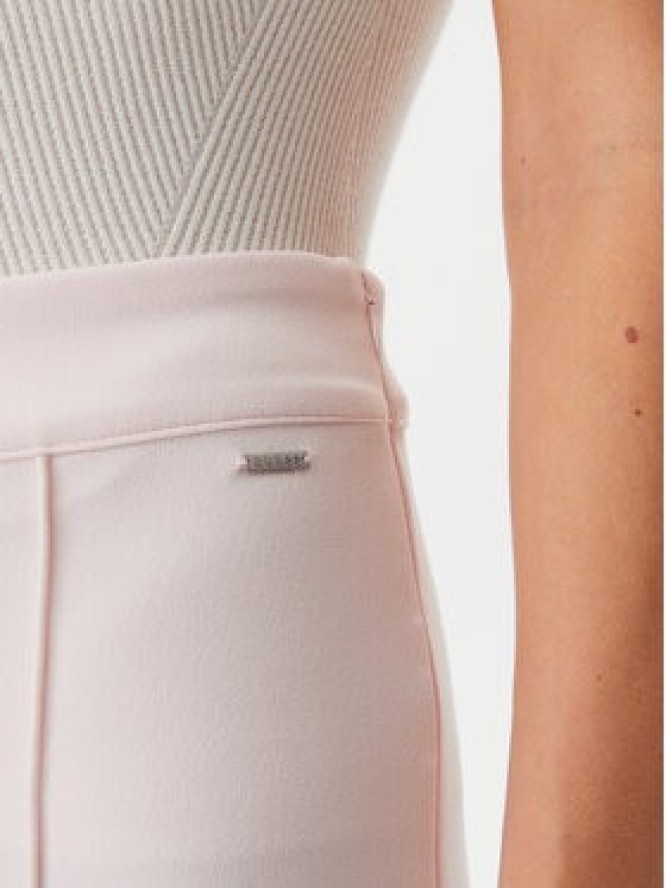 Guess Spodnie materiałowe W4YB01KCBO2 Różowy Flare Fit