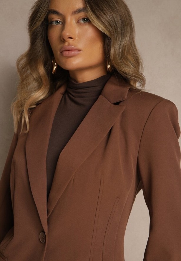 Brązowa Marynarka VICES o Taliowanym Kroju z Podkreślonymi Ramionami Arivita