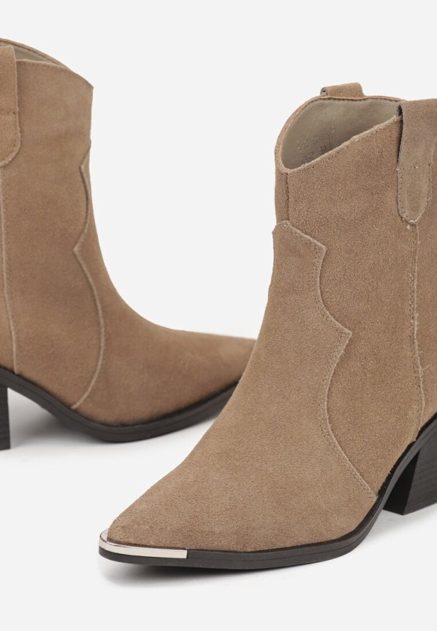 Ciemnobeżowe Botki Kowbojki ze Skóry Naturalnej Zdobione Metalicznym Noskiem Saberra