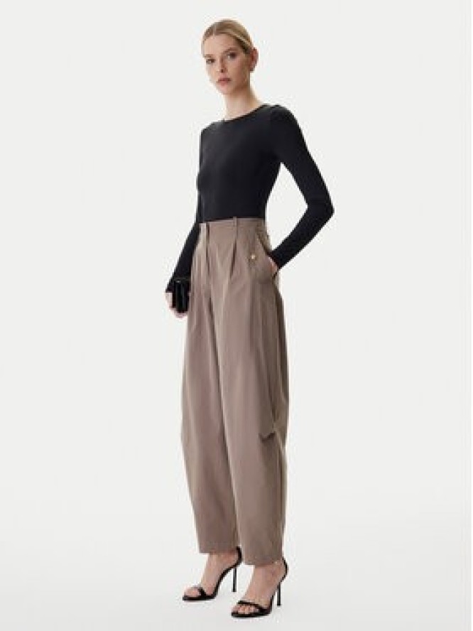 Guess Spodnie materiałowe W6RB08 WJ692 Brązowy Regular Fit