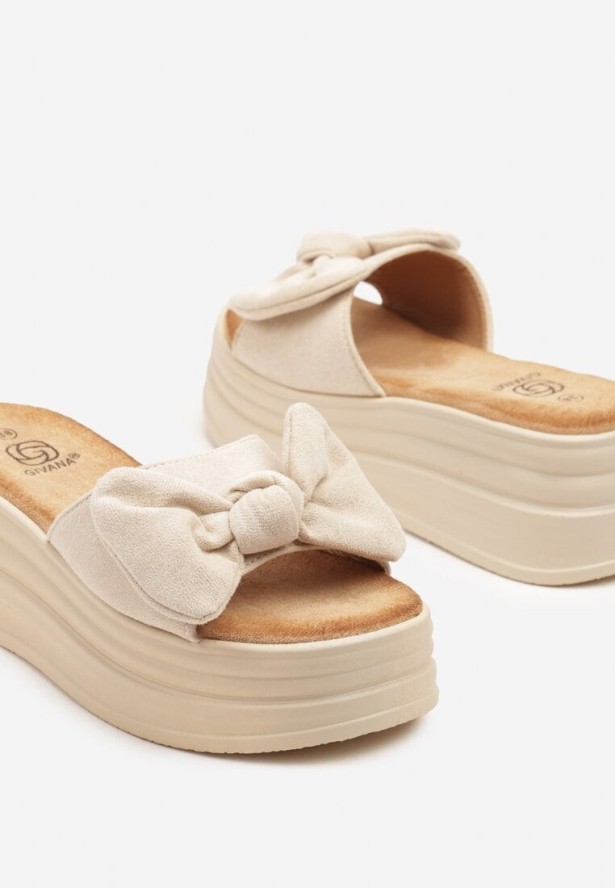Beżowe Klapki na Platformie Ozdobione Kokardką z Imitacji Zamszu Norilna